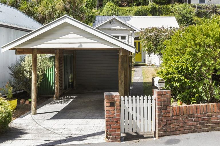 Photo of property in 11 Holloway Road, Aro Valley, Wellington, 6021