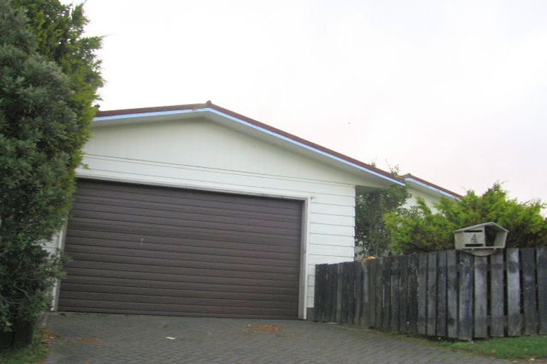 Photo of property in 4 Tortola Crescent, Grenada Village, Wellington, 6037