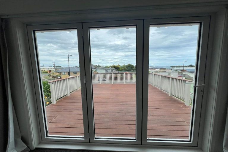 Photo of property in 33 Rangiora Street, Castlecliff, Whanganui, 4501