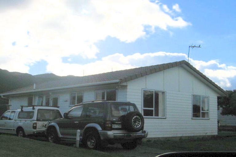 Photo of property in 298 Mitchell Street, Brooklyn, Wellington, 6021