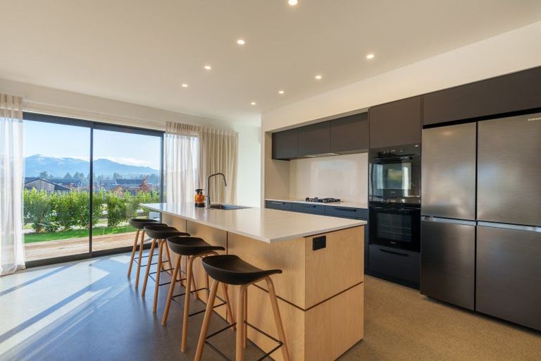 Photo of property in 35 Mount Nicholas Avenue, Wanaka, 9305