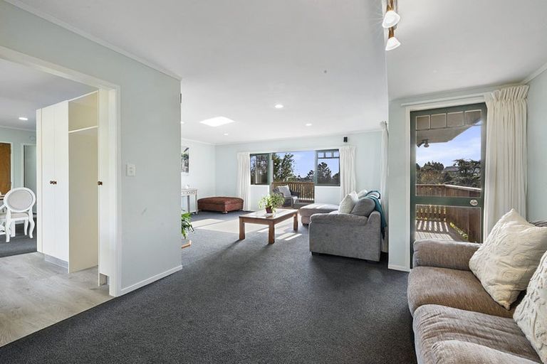 Photo of property in 6 Pararewa Drive, Whalers Gate, New Plymouth, 4310