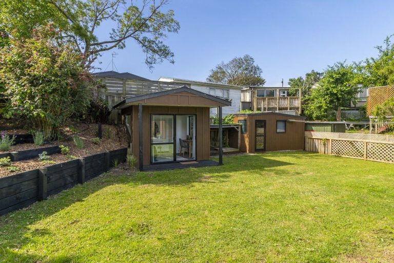 Photo of property in 18 Makora Road, Otaihanga, Paraparaumu, 5036