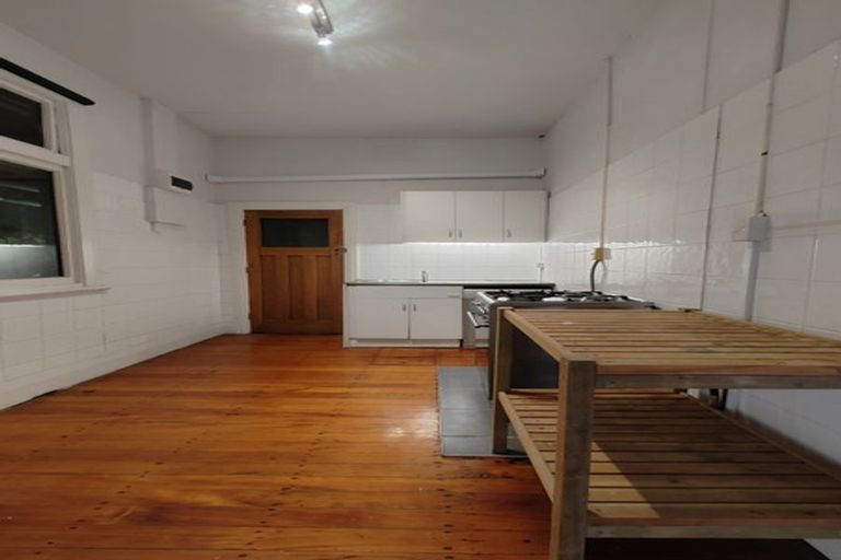 Photo of property in 41 Norwood Road, Bayswater, Auckland, 0622