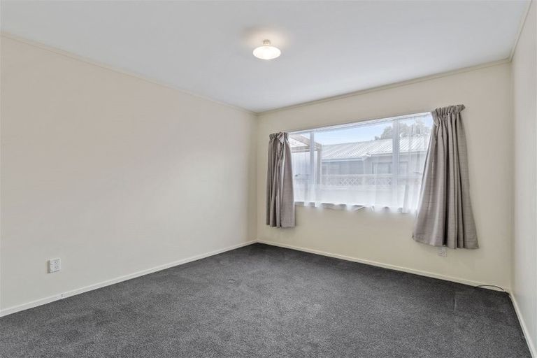 Photo of property in 1/27 Woodglen Road, Glen Eden, Auckland, 0602