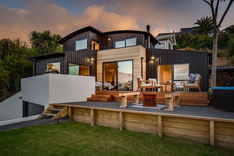 Photo of property in 2/182 Mount Pleasant, Mount Pleasant, Christchurch, 8081