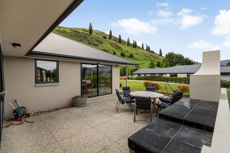 Photo of property in 77 Ferry Hill Drive, Lower Shotover, Queenstown, 9371