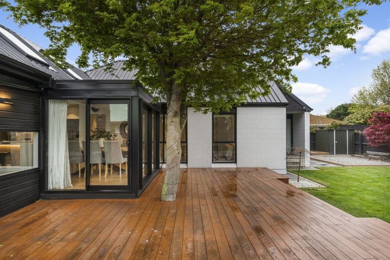 Photo of property in 9 Ringwood Place, Avonhead, Christchurch, 8042