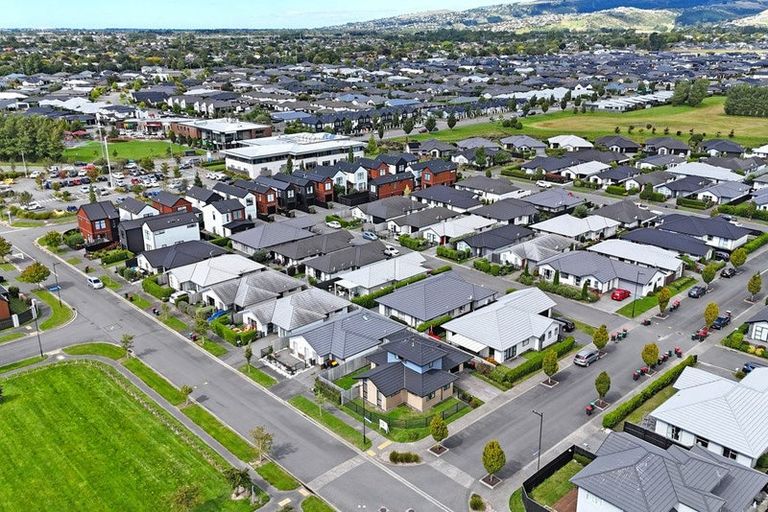 Photo of property in 1 Robalan Close, Halswell, Christchurch, 8025