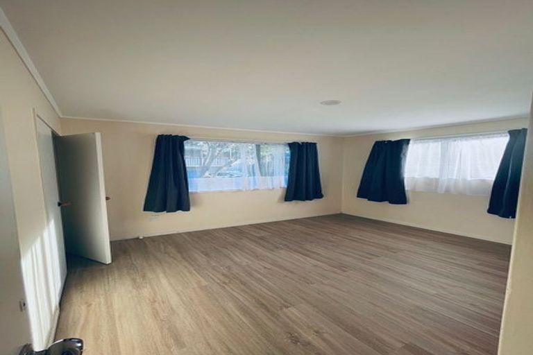 Photo of property in 21 Rhinevale Close, Henderson, Auckland, 0612