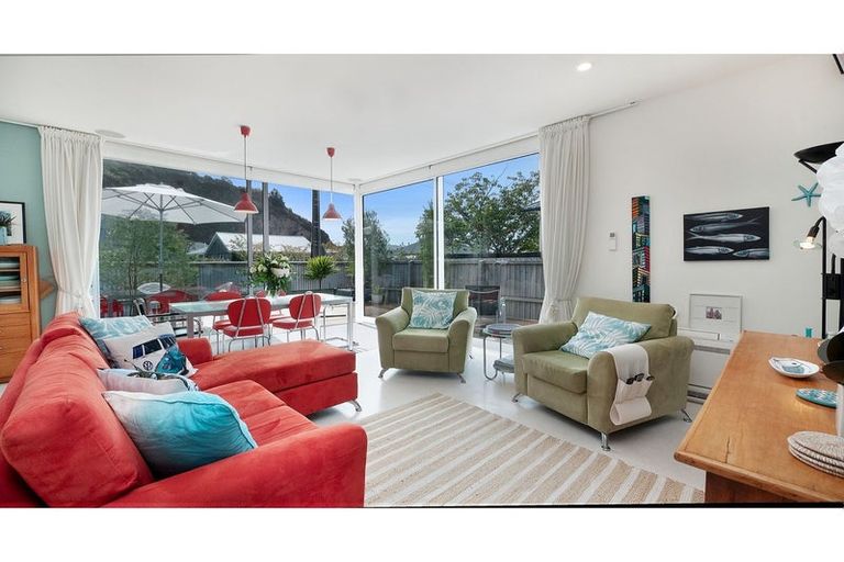 Photo of property in 33 Stoke Street, Sumner, Christchurch, 8081