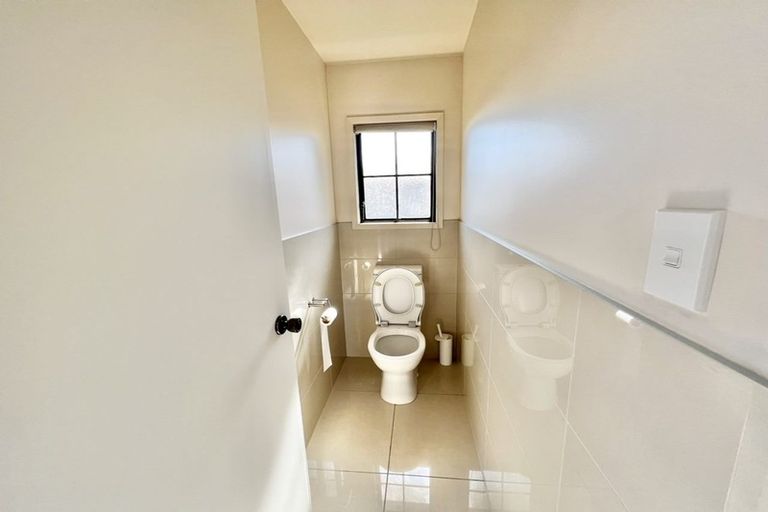 Photo of property in 31 John Downs Drive, Browns Bay, Auckland, 0630