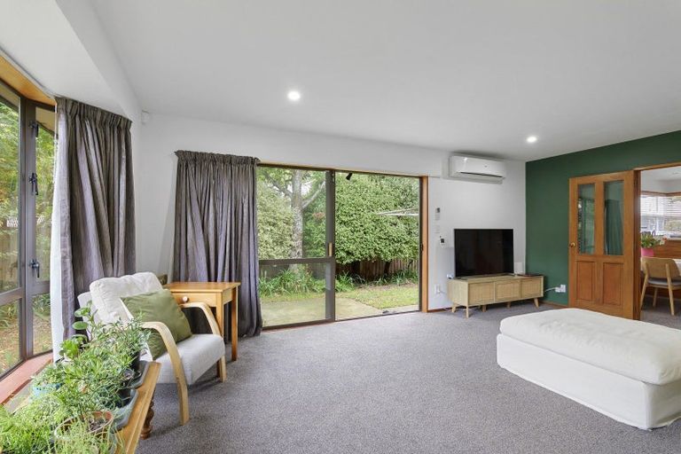 Photo of property in 2/37 Jennifer Street, Bryndwr, Christchurch, 8053