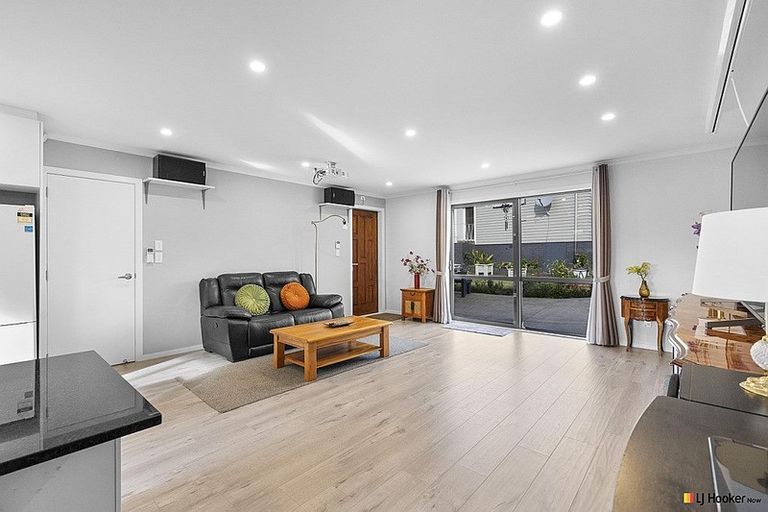 Photo of property in 52 Hobart Crescent, Wattle Downs, Auckland, 2103