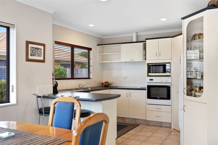 Photo of property in 15 Rosberg Place, Mount Maunganui, 3116