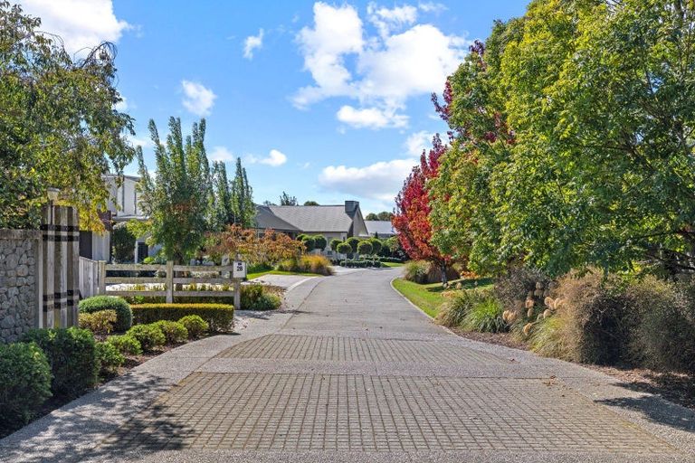 Photo of property in 28 Wilkinsons Road, Harewood, Christchurch, 8051