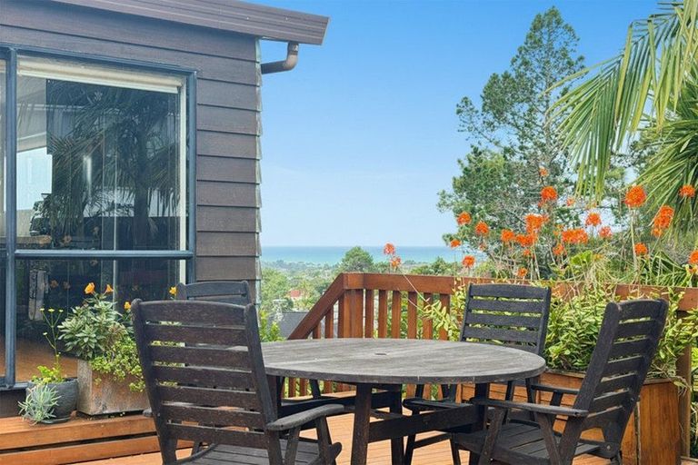 Photo of property in 195a Browns Bay Road, Browns Bay, Auckland, 0630