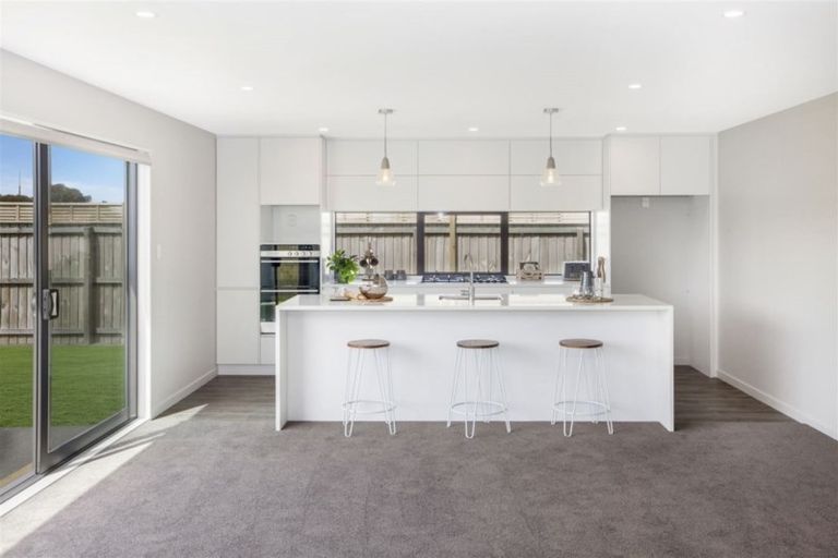 Photo of property in 33 Kingsbridge West, Burwood, Christchurch, 8083