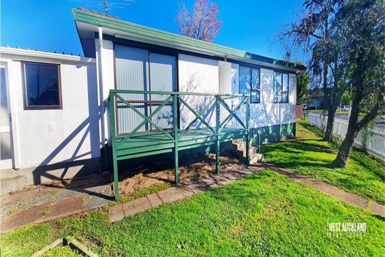 Photo of property in 1/67 Luanda Drive, Ranui, Auckland, 0612
