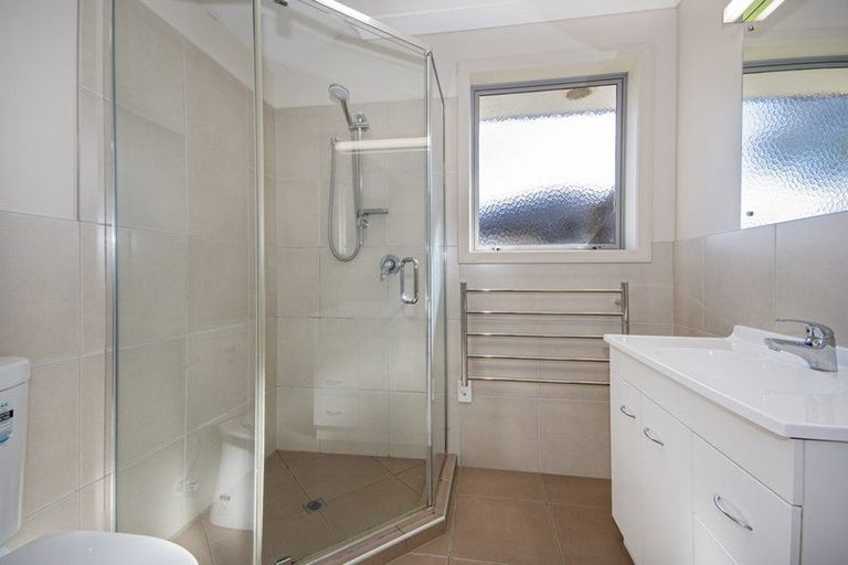Photo of property in 82 Barbados Way, One Tree Point, 0118
