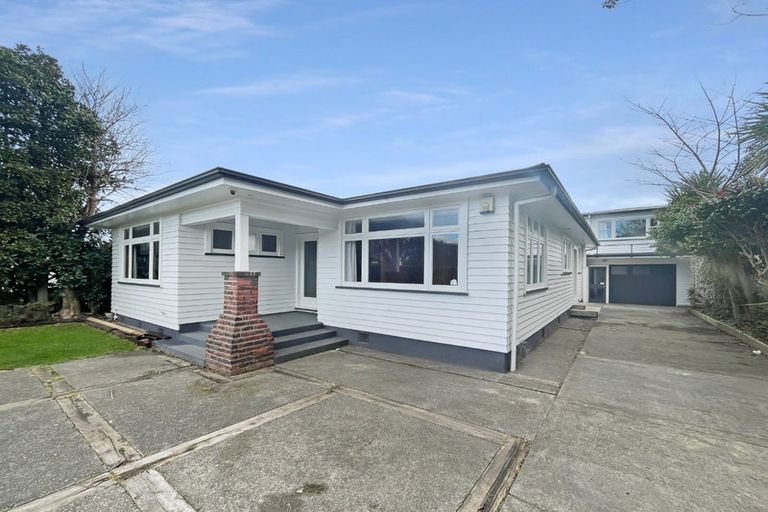 Photo of property in 5 Featherston Street, Takaro, Palmerston North, 4412