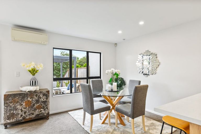 Photo of property in 6/42 Fields Parade, Oteha, Auckland, 0632