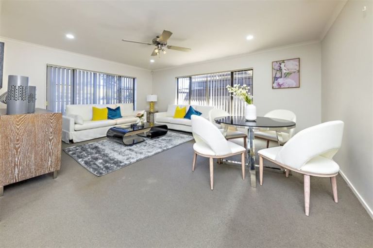 Photo of property in 10 Moravale Lane, Flat Bush, Auckland, 2016