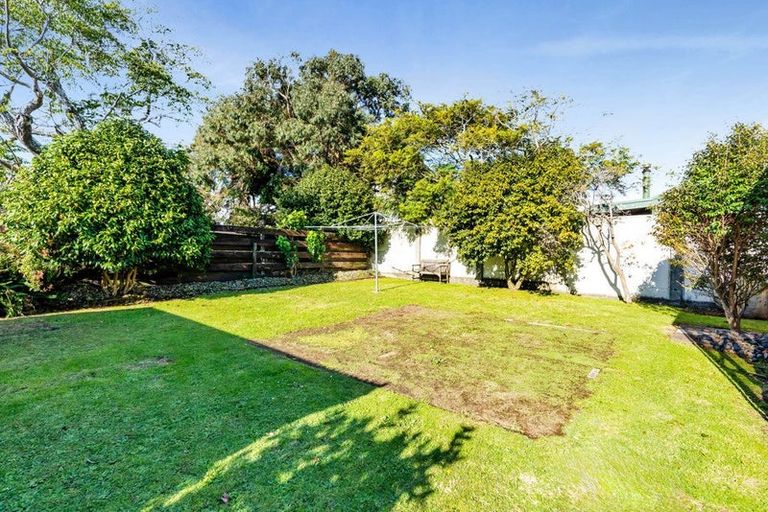 Photo of property in 12 Villa Place, Bell Block, New Plymouth, 4312