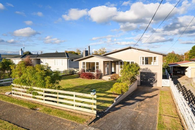 Photo of property in 17 Mcclure Street, Feilding, 4702