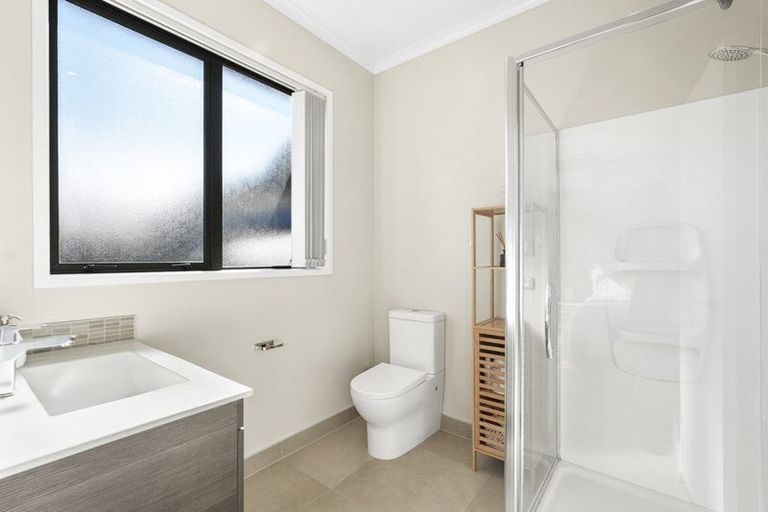 Photo of property in 2 Makaka Lane, Silverdale, 0932