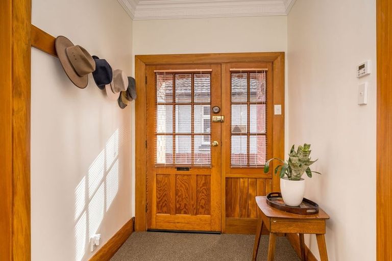 Photo of property in 5 East Avenue, Saint Kilda, Dunedin, 9012