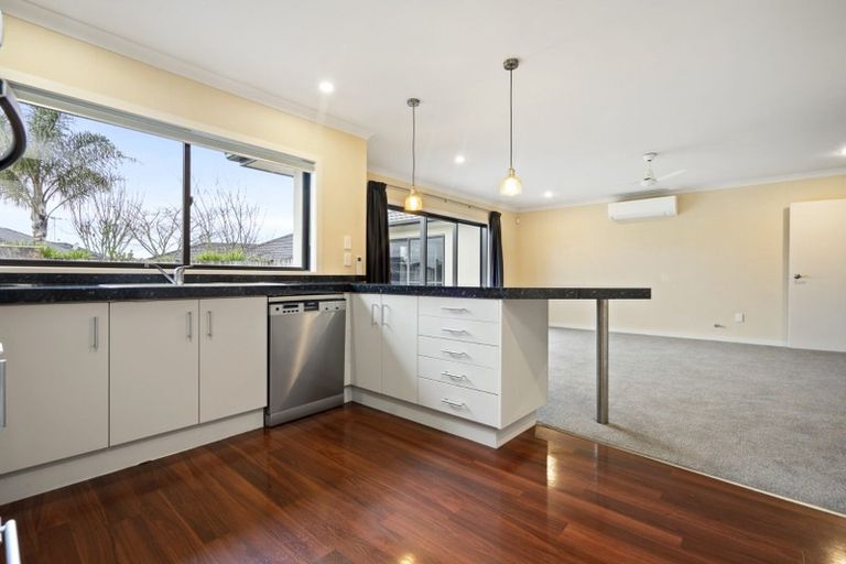 Photo of property in 15 Cranmer Close, Rototuna North, Hamilton, 3210