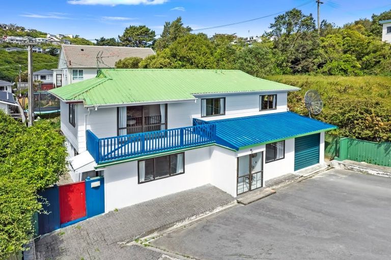 Photo of property in 33 Hindmarsh Street, Johnsonville, Wellington, 6037