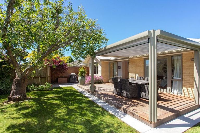 Photo of property in 53 Grimseys Road, Redwood, Christchurch, 8051