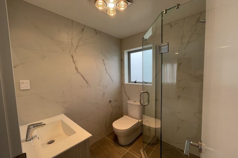 Photo of property in 17 Paparahi Place, Wainui, 0992