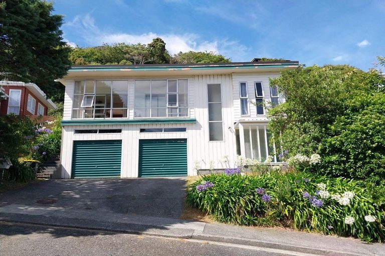 Photo of property in 4 Lynmouth Avenue, Karori, Wellington, 6012