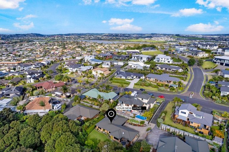Photo of property in 11 Grovenor Drive, Orewa, 0931