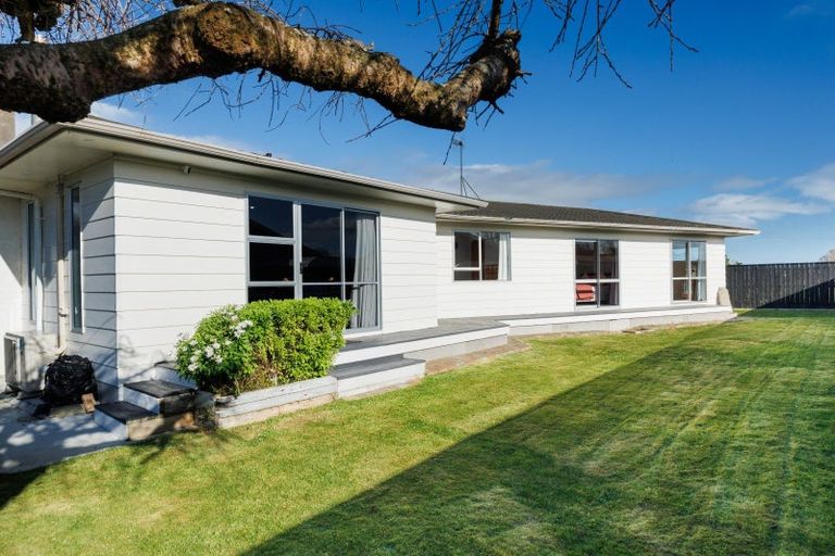 Photo of property in 28 Cascade Crescent, Westbrook, Palmerston North, 4412