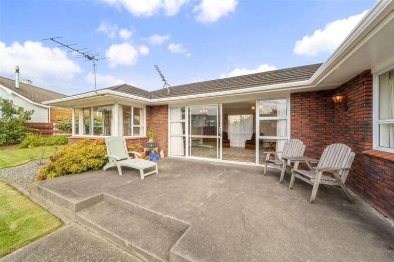 Photo of property in 14 Davidson Street, Hawera, 4610