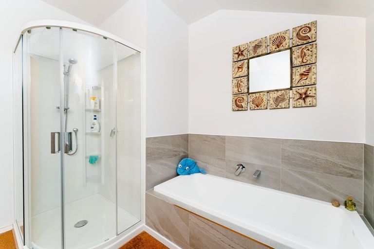 Photo of property in 6 Rosehill Road, Macandrew Bay, Dunedin, 9077