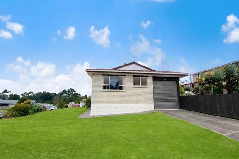 Photo of property in 345 Royal Road, Massey, Auckland, 0614