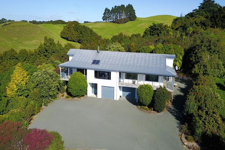 Photo of property in 365 Oneriri Road, Kaiwaka, 0573
