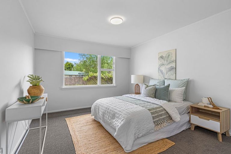 Photo of property in 53 Prestons Road, Redwood, Christchurch, 8051