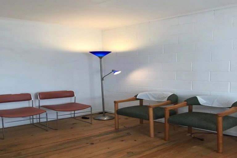 Photo of property in 20 Karaka Street, New Lynn, Auckland, 0600