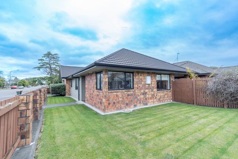 Photo of property in 215 Park Road, Hokowhitu, Palmerston North, 4410