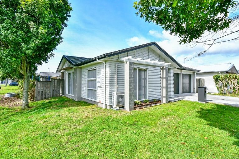 Photo of property in 13 Pipipi Crescent, Takanini, 2112