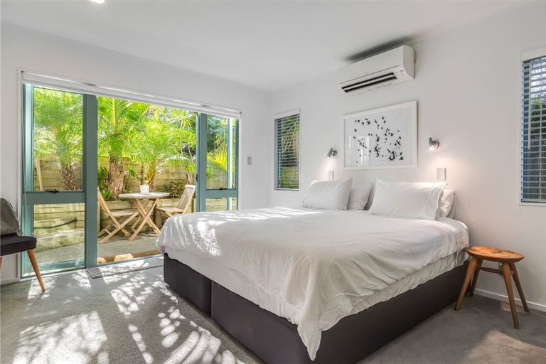 Photo of property in 1/39 Seaton Road, Murrays Bay, Auckland, 0630