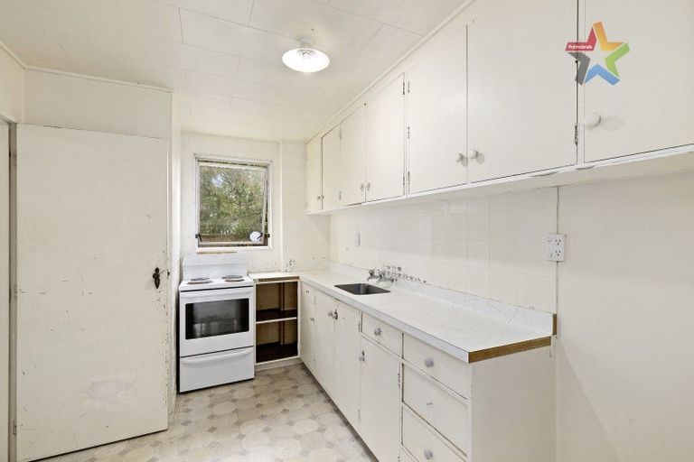 Photo of property in 8c Montgomery Crescent, Clouston Park, Upper Hutt, 5018