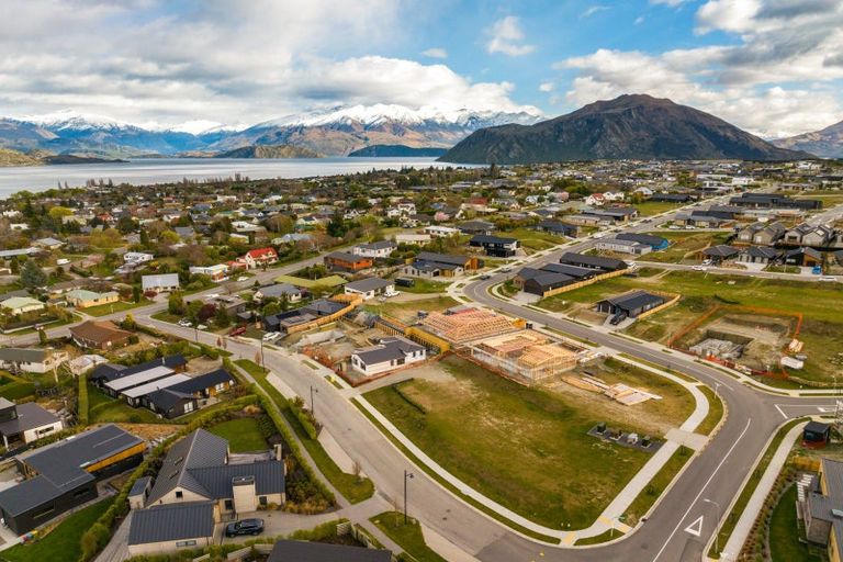 Photo of property in 80 Kirimoko Crescent, Wanaka, 9305