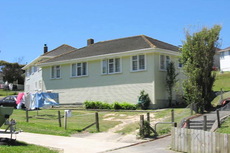 Photo of property in 18 Arene Grove, Titahi Bay, Porirua, 5022
